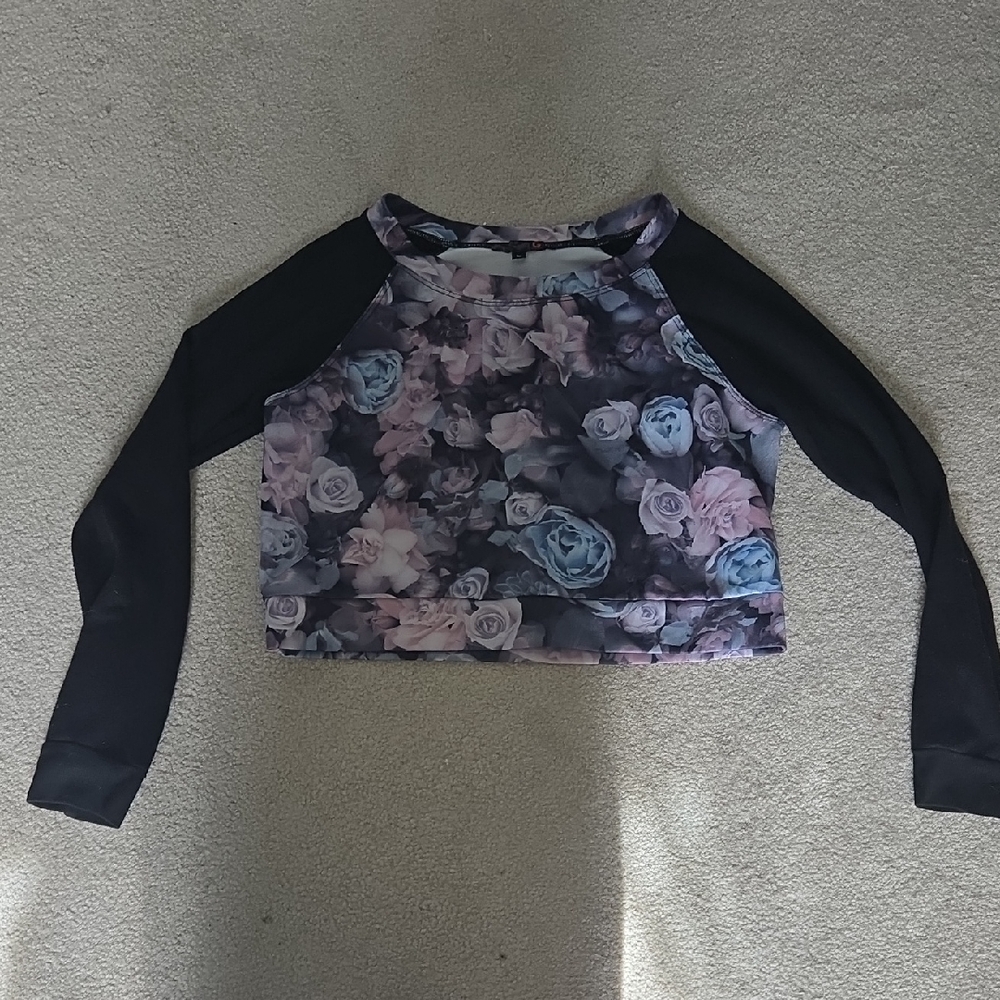 ☆ Floral Cropped G By Guess Shirt ☆